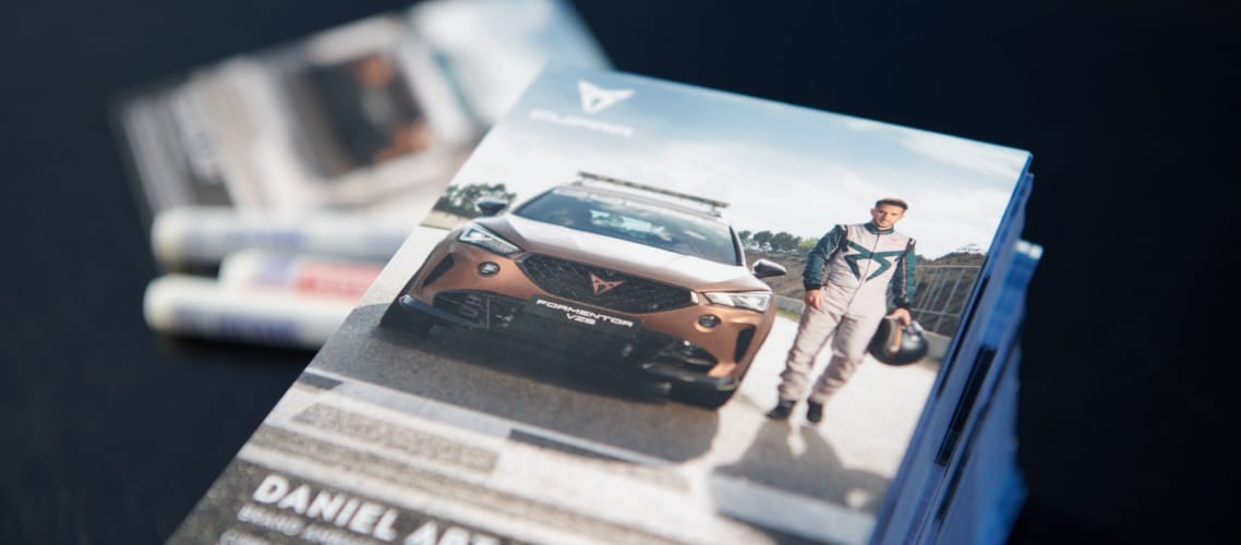 Broschüren zu der DTM-Finale 2022 auf dem Hockenheimring.