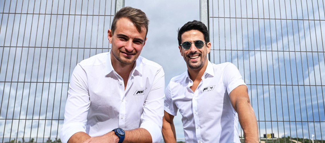 Das neue Fahrer-Duo für ABT CUPRA FE entspannt am Streckenrand: Nico Müller (l.) und Lucas di Grassi