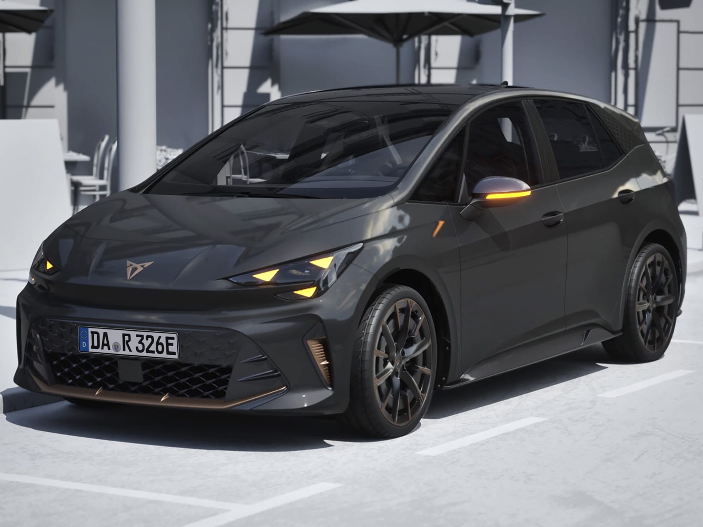 Frontalaufnahme des CUPRA Born in der Farbe „Timanfaya Grey“ bei Nacht, um die Leistungsfähigkeit der exklusiven Matrix-CUPRA-LED-Scheinwerfer hervorzuheben, die ein präzises, klares und anpassungsfähiges Lichtbild liefern.