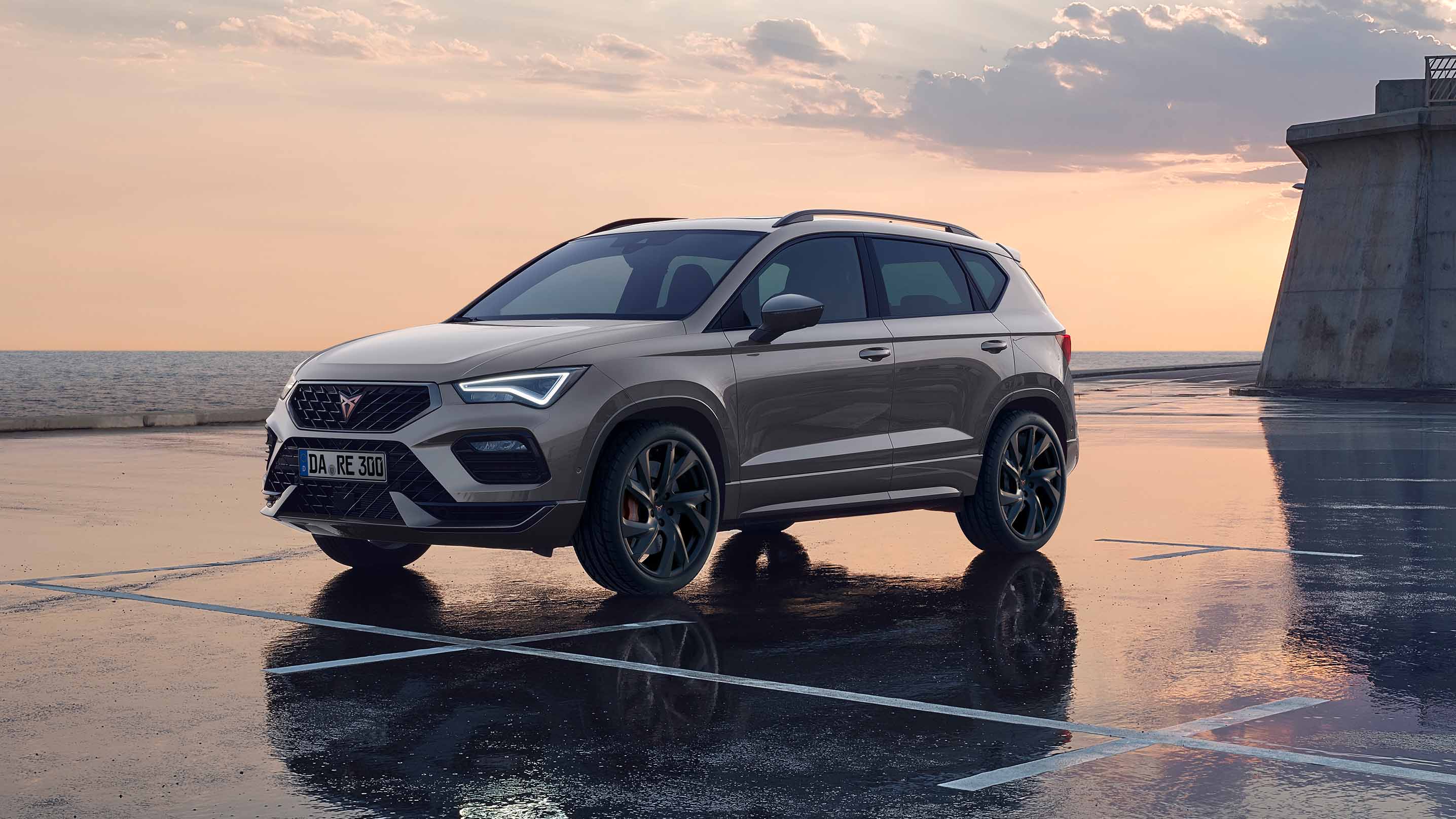 Entdecke die Versionen des CUPRA Ateca und fortschrittliche Ausstattungsoptionen, die die perfekte Kombination aus Leistung, Design und modernster Technologie bieten.