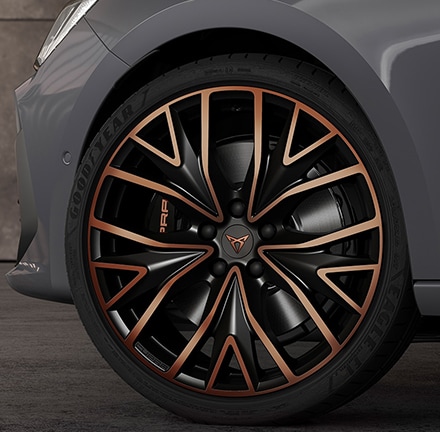 19"-Leichtmetallräder des neuen CUPRA Leon Sportstourer e-HYBRID in Graphene Grau