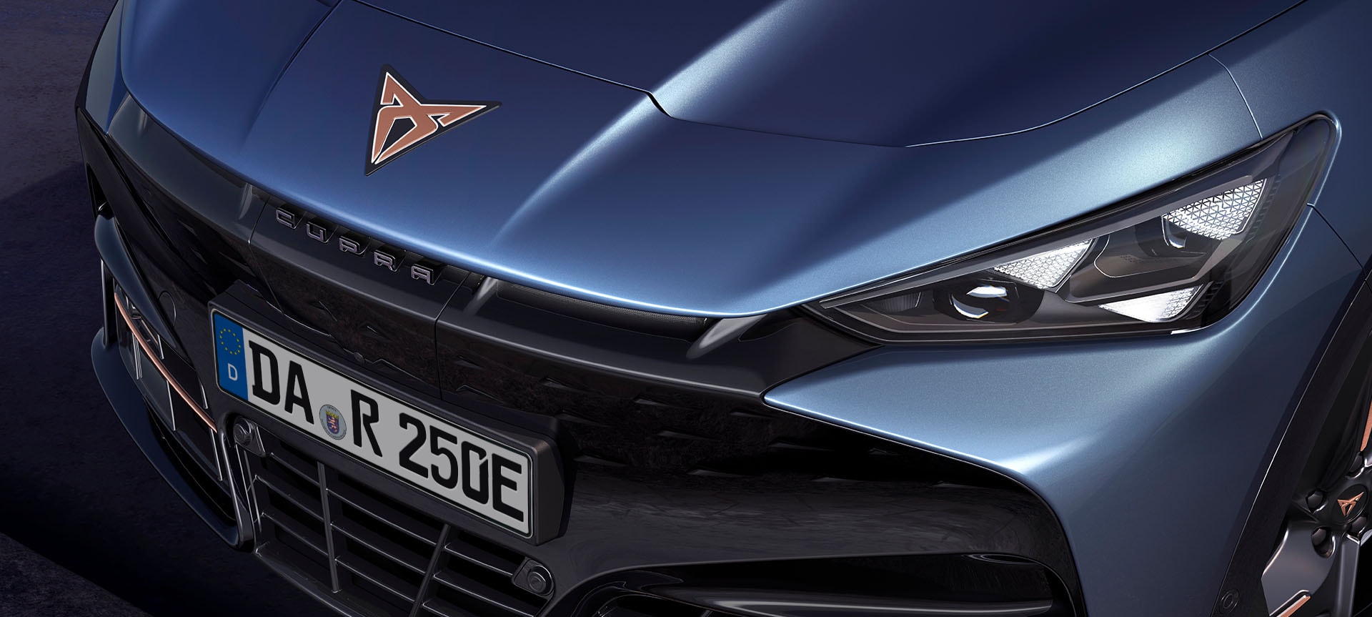 Nahaufnahme der Tavascan Blue-Lackierung, eine einzigartige Metallic Farbe.