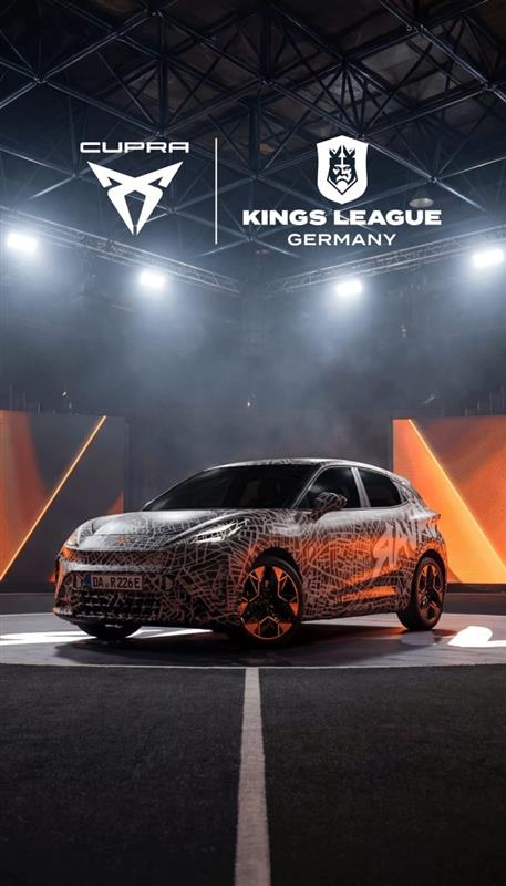 CUPRA Raval in Camouflage vor Kings League Logo