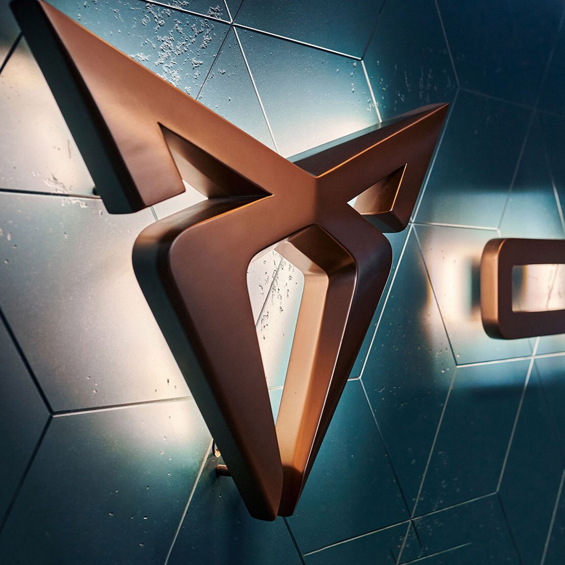 Die CUPRA Ambassadore vor dem neuen CUPRA Leon