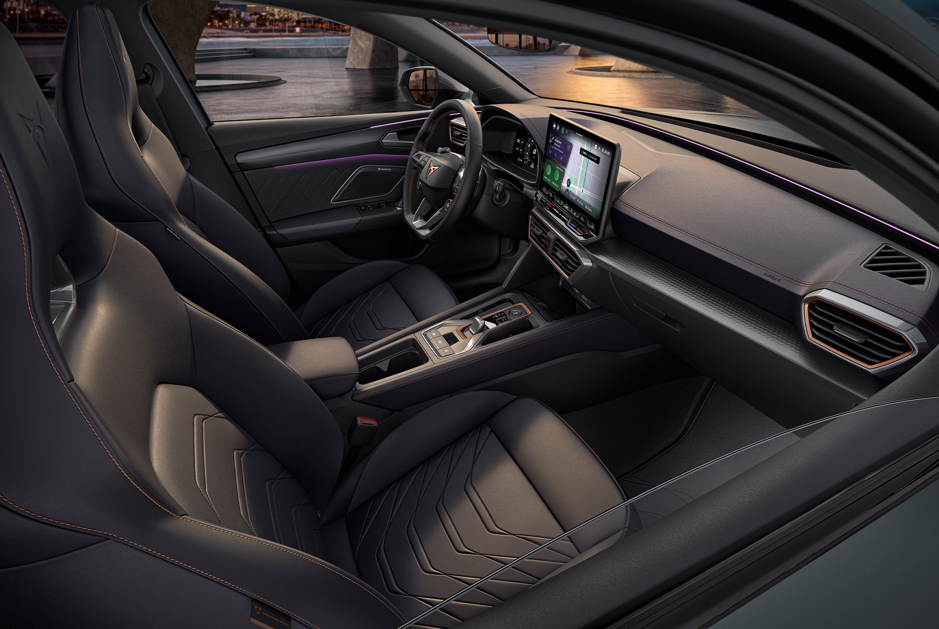 Innenansicht des CUPRA Leon Sportstourers, Detailaufnahme der Sportschaltensitze. 