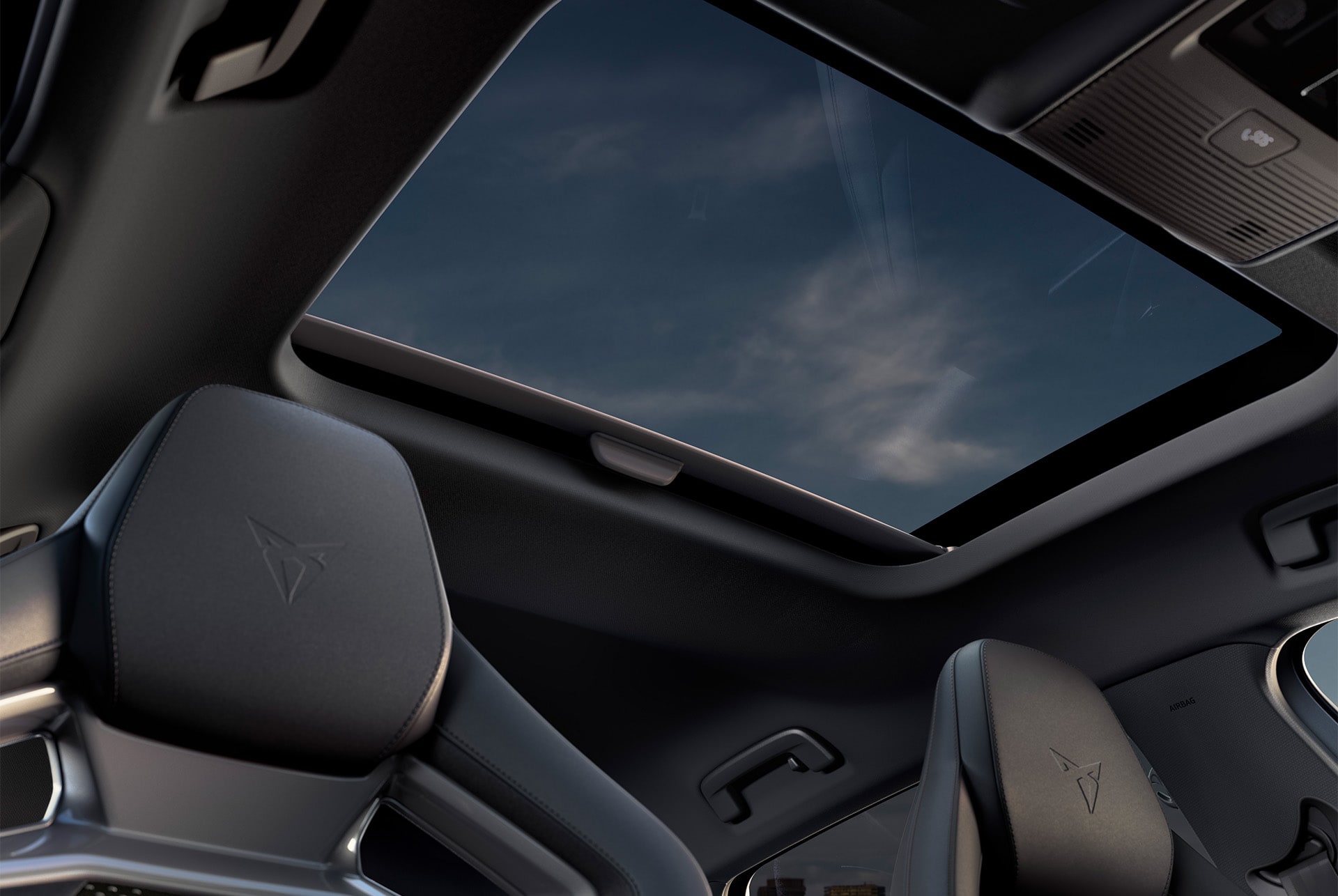 Der CUPRA Leon mit der Skyline Ausstattung, ein Upgrade mit Panorama elektrischem Schiebedach