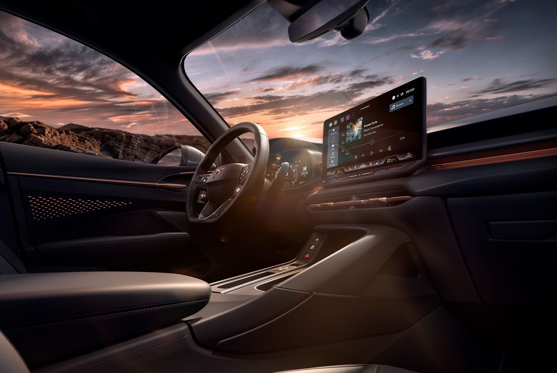 Der Cupra Terramar VZ High Canyon verfügt über ein 12,9-Zoll-Infotainment-System, ein Armaturenbrett, ein Lenkrad mit Schaltwippen, Tasten und Heizfunktion.